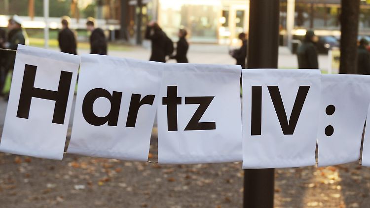 Streitthema: die Erhöhung der Hartz-IV-Bezüge.  