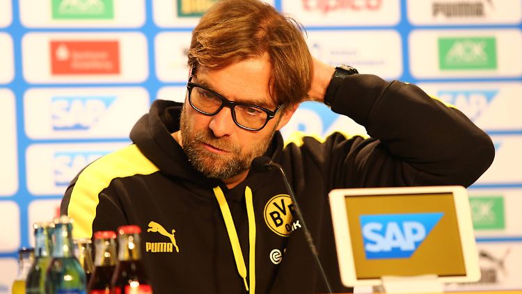 "Ist das ein Drecksleben, das tut mir echt leid": Jürgen Klopp in Sinsheim, wenig amüsiert.