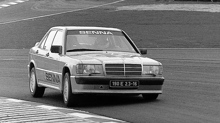 Auch der Baby-Benz, der 190 (W210) ist in diesem Jahr zum Oldtimer gekürt worden.