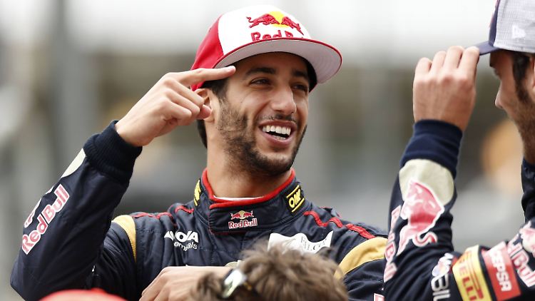 "Ich bin nicht darauf eingestellt, dass er mir den Arsch versohlt." Sagt Daniel Ricciardo über die künftige Zusammenarbeit mit seinem Kollegen Sebastian Vettel.