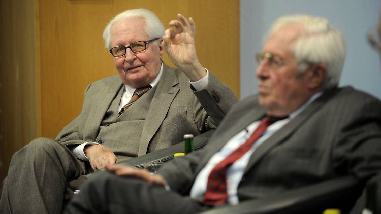 Zwei Brüder aus verschiedenen Parteien: Hans-Jochen Vogel ist in der SPD, Bruder Bernhard (r.) gehört der CDU an.
