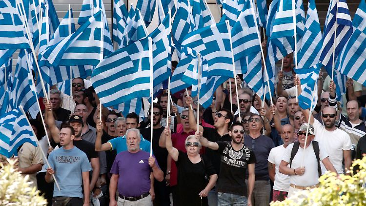 Seit Anfang Oktober sitzt der Parteichef der Goldenen Morgenröte, Nikos Michaloliakos, in Haft.