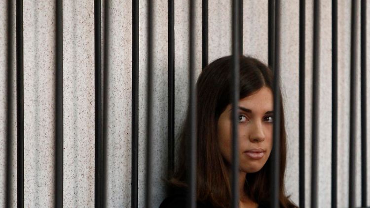 Die 24 Jahre alte Nadeschda Tolokonnikowa wird von ihrer Familie sehnsüchtig erwartet.