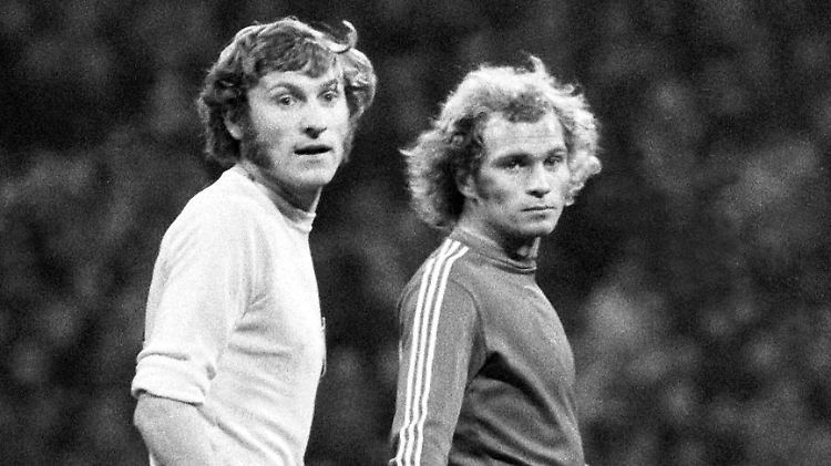 Na, wer ist wer? Eduard Geyer und Uli Hoeneß beim Hinspiel, das der FC Bayern mit 4:3 gewann.