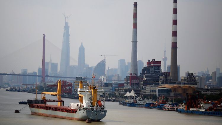 Pulsierende Wirtschaftsmetropole am Ufer des Huangpu: Die Angst vor einer Kreditklemme in China verunsichert die Anleger in Shanghai.