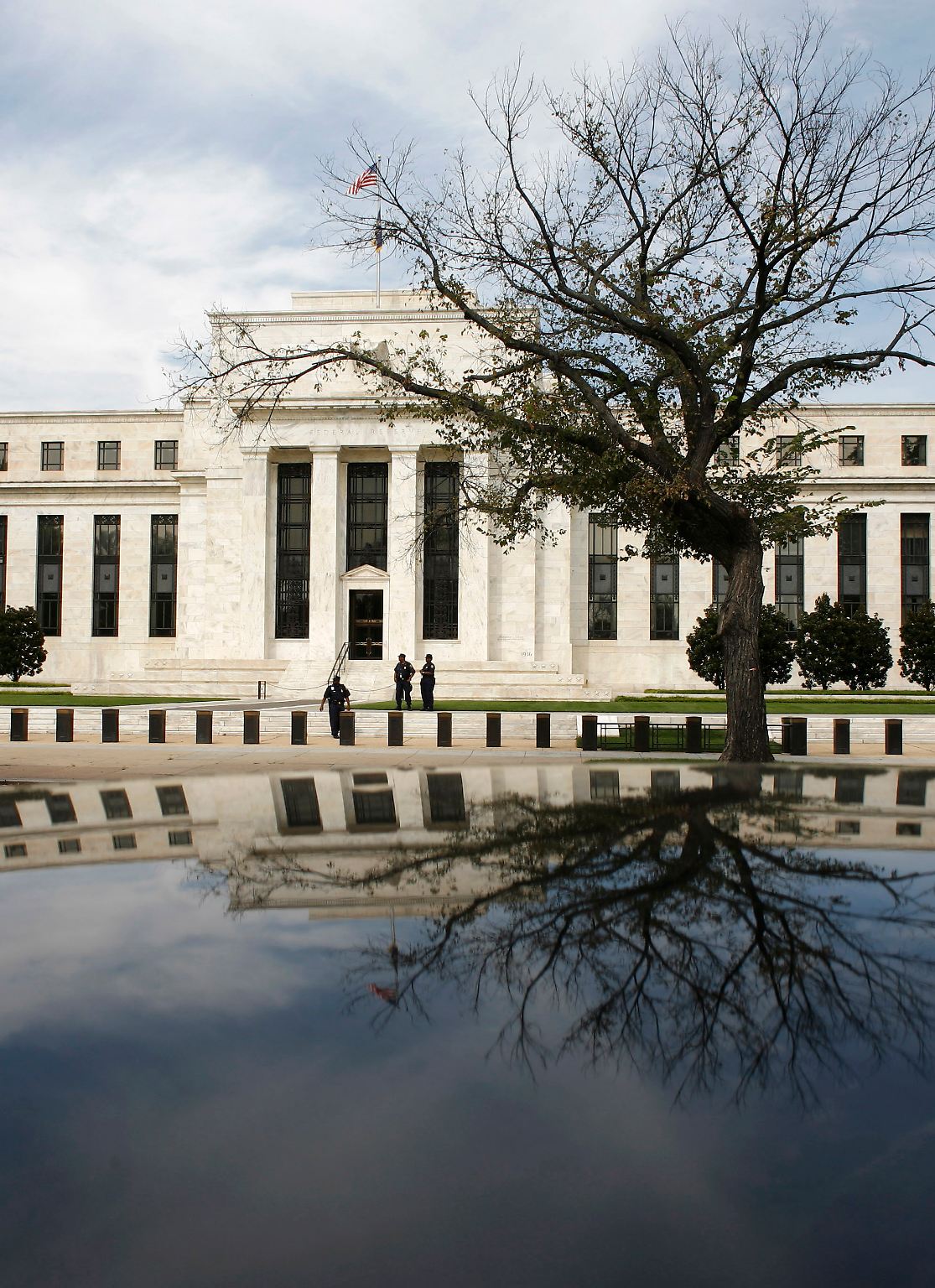 Die US-Notenbank Fed hat die USA durch Kriege, Krisen und Katastrophen gesteuert. Seit 100 Jahren wacht sie in Washington über das Wohl der US-amerikanischen Konjunktur.
