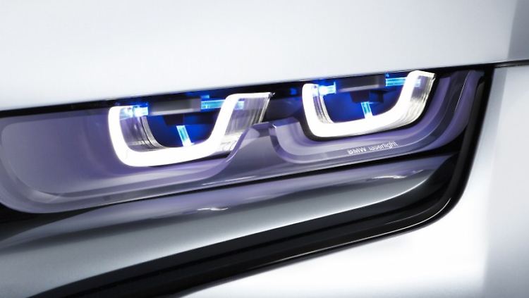 Premiere feiert das Laserlicht im BMW i8.