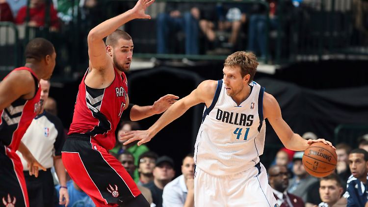 Dirk Nowitzki (r.) spielte gut, nur am Ende verließ ihn das Glück. 