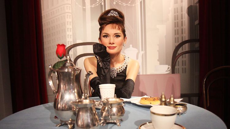 Die Wachsfgur Audrey Hepburns bei Madame Tussauds zeigt die Szene aus dem Filmklassiker "Frühstück bei Tiffany". Der Schmuckhhersteller hat nach dem Gerichtsentscheid weniger Anlass zur Freude.