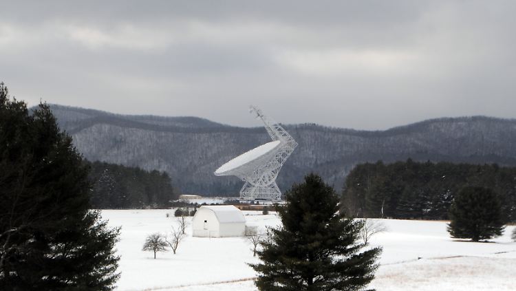 In Green Bank steht das größte bewegliche Radioteleskop der Welt. Das wirkt sich auch auf das Privatleben der Bewohner des Dorfes aus.