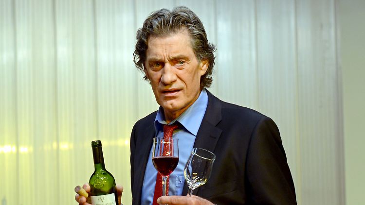Winfried Glatzeder, von der Bühne (hier im Theater in Düsseldorf) in den Dschungel.