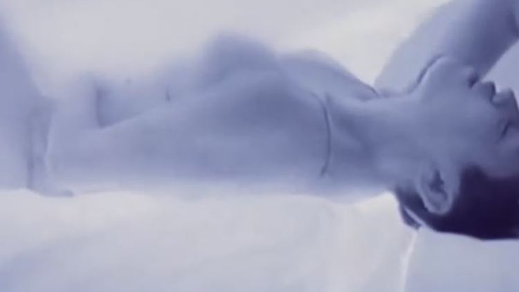 Auch Miley Cyrus weiß: Sex, ob nun allein oder in der Mehrzahl, macht schön. 