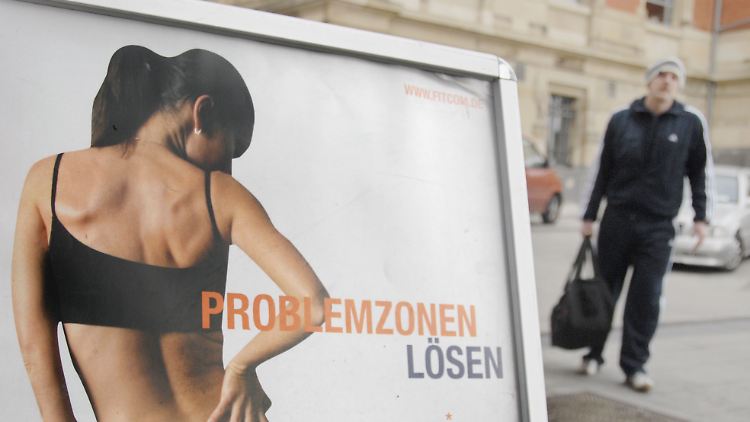 Viele Fitnessstudios locken mit Sonderangeboten.