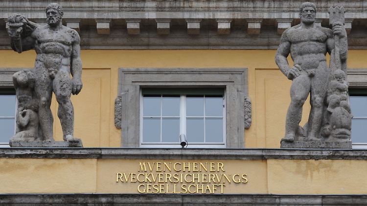 Edle Fassade in München: Am Hauptsitz der Münchener Rück.