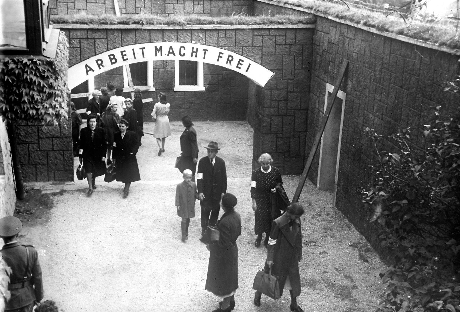 "Eine Welt der Toten und Larven": Die Befreiung von Auschwitz - n-tv.de