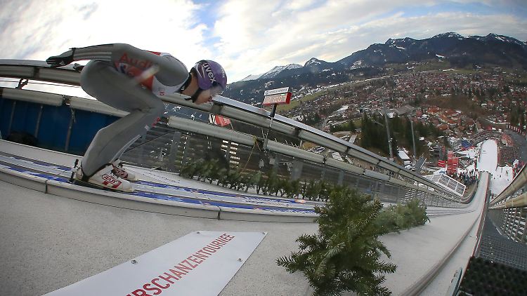 Altmeister Martin Schmitt packte die Qualifikation nur ganz knapp.