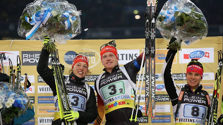 Nach vier Jahren ohne deutschem Sieg auf Schalke stellen sich Dahlmeier und Graf ganz oben aufs Treppchen.