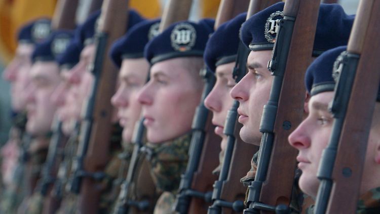 Ein Kritikpunkt: Durch häufige Versetzung müssen immer mehr Bundeswehrangehörige zum Arbeitsplatz pendeln.