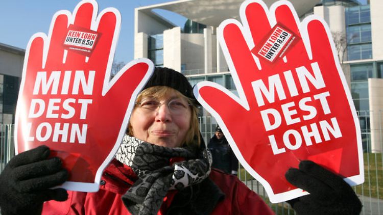 Bekommen ihn alle? Die Koalition aus Union und SPD streitet über Ausnahmen. Die wollen nun auch immer größere teile der Wirtschaft.