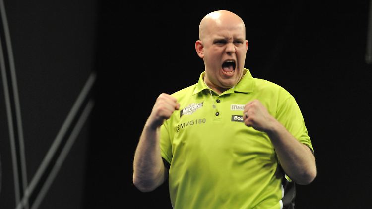 Michael van Gerwen: Im Vorjahr scheiterte er im Finale an Phil Taylor. Hier bei einem Turnier im Mai 2013.