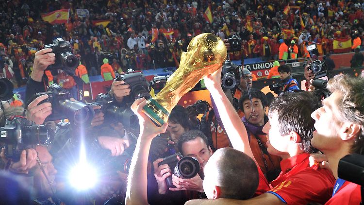Fußball ist unser lebender König, Fußball regiert die Welt. Das gilt auch für den US-Softwarekonzern Electronic Arts.