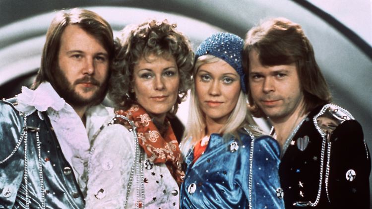 Gemeinsam nur noch im Museum: Die Mitglieder der schwedischen Popgruppe "Abba" Benny Andersson, Anni-Frid Lyngstad, Agnetha Fältskog und Björn Ulvaeus (v.l.n.r.) beim "Grand Prix d'Eurovision de la Chanson" 1974 im südenglischen Brighton.