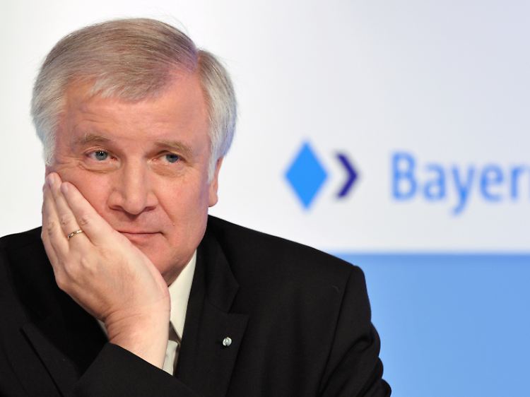 Lässt sich Seehofers Partei Umfragen aus der Staatskasse finanzieren?