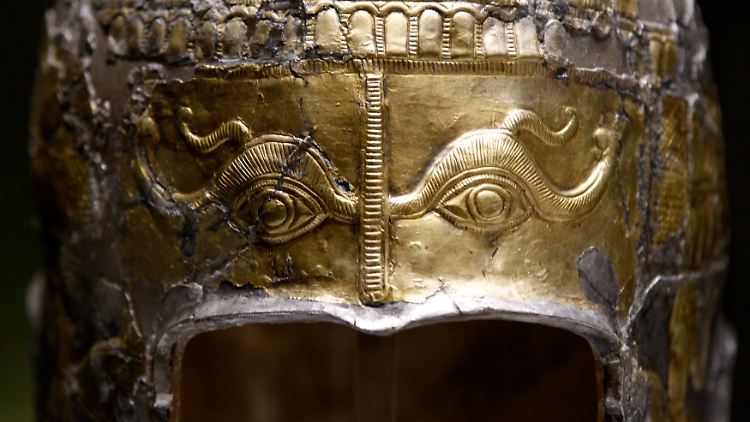 Asiaten stehen auf physisches Gold. Hier ein verzierter Helm aus dem rumänischen Nationalmuseum in Bukarest.