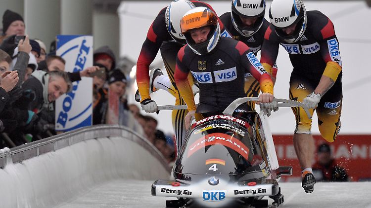 Der Start zum Heim-Erfolg: Maximilian Arndt und seine Crew in Winterberg.