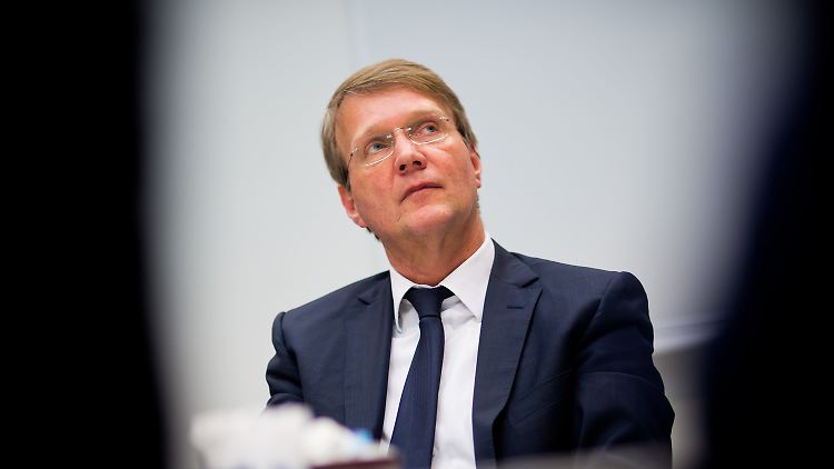 Pofalla hatte angekündigt, mehr Zeit mit der Familie zu verbringen. Dann kamen Meldungen über seinen Wechsel zur Bahn.