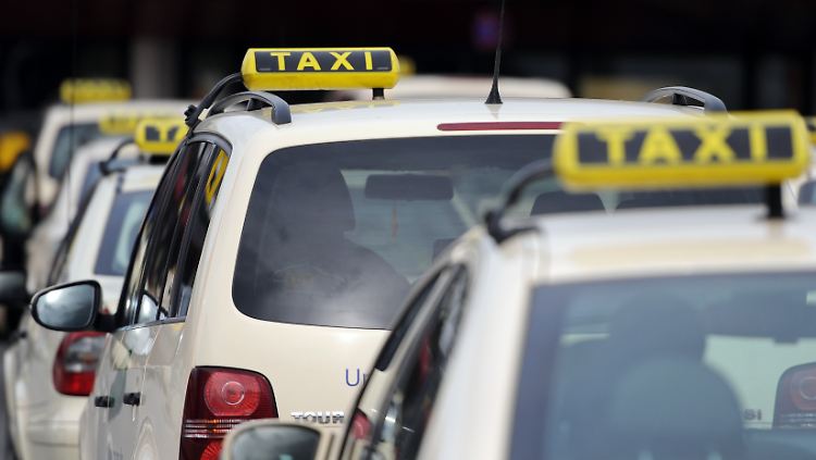 Nach den Wünschen der Union sollen auch Taxifahrer keinen Mindestlohn von 8,50 Euro erhalten.