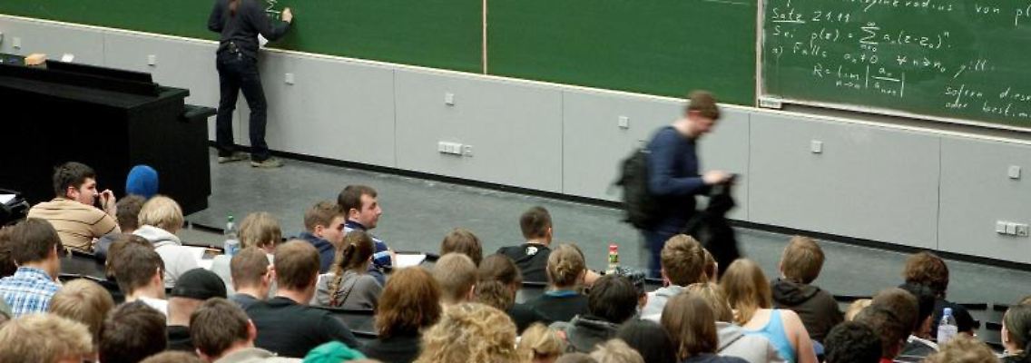 Ein Mathestudium ist anspruchsvoll. Vier von fünf Studenten brechen es vor dem Abschluss ab. Foto: Kai Remmers
