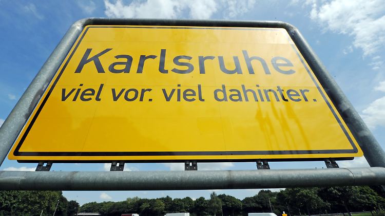 Im badischen Karlsruhe hatte man erst "viel vor. viel dahinter" und wollte anschließend zum "baden in Ideen" aufrufen - was die Bürger jedoch verhinderten.