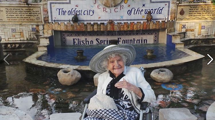 "Oma Ella" zu Besuch in Jericho. Quelle: Facebook.