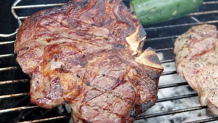 Ein ordentliches Stück Fleisch - das lockt mehr als doppelt so viele Männer wie Frauen.