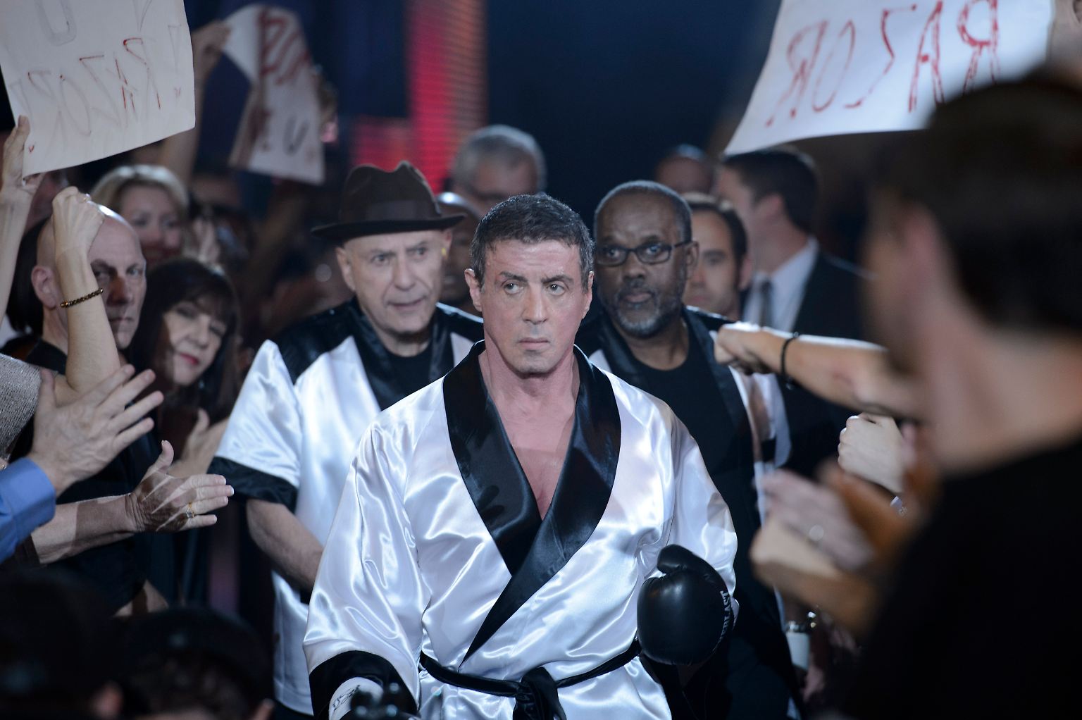 Wenn zwei alte Recken noch mal in den Ring steigen, kann das natürlich danebengehen. Aber hier geht es ja nicht um irgendwen, sondern um Sylvester Stallone und Robert De Niro.