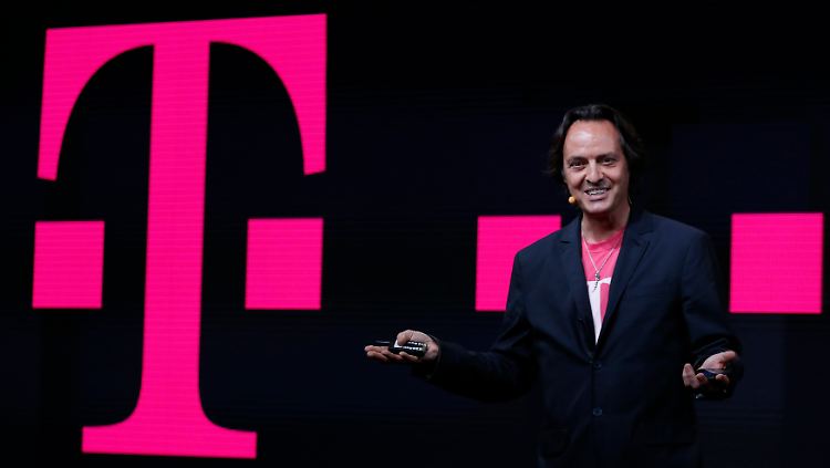 Hier lacht Johne Legere noch, auf der CES-Party des Konkurrenten AT&T dürfte ihm selbiges vergangen sein.