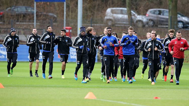 Der HSV muss finanziell auf die Bremse treten.