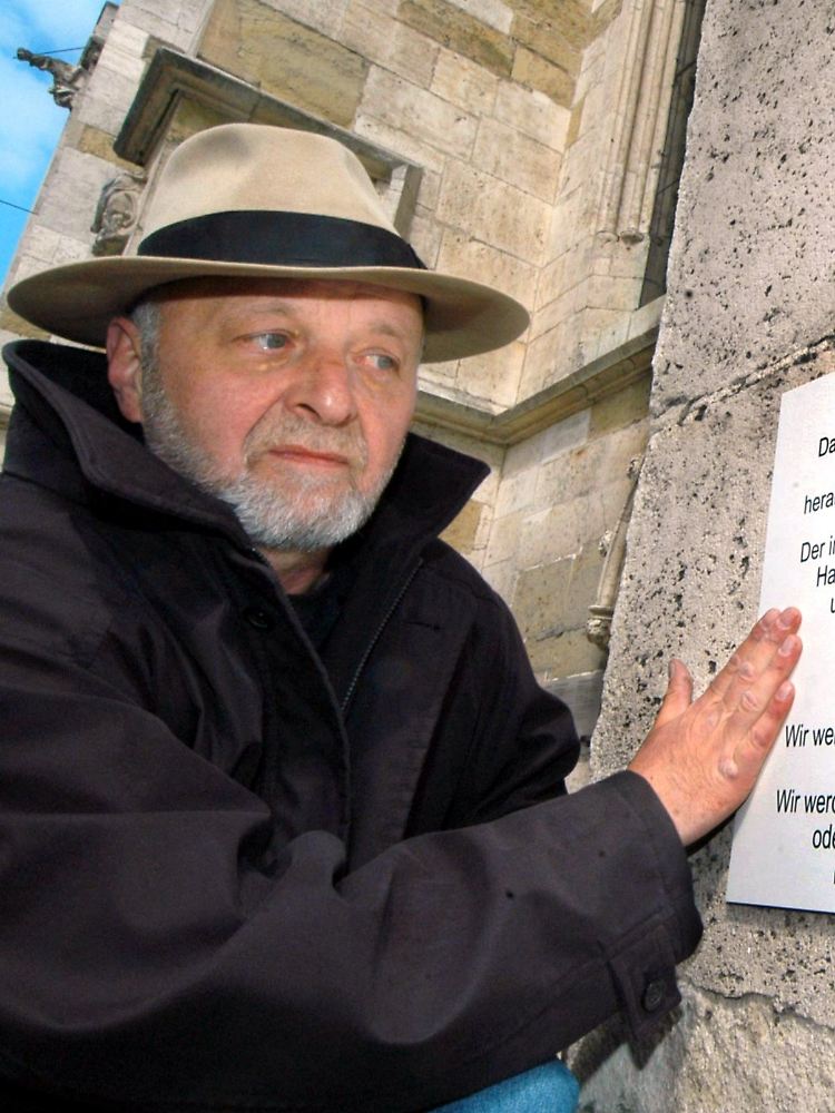 Günter Wangerin stand bereits 2005 wegen der Verwendung verfassungswidriger Symbole vor Gericht.