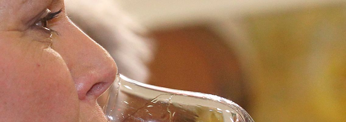Nicht der Alkohol in einem Verdauungsschnaps hilft bei der Verdauung, sondern andere Inhaltsstoffe.