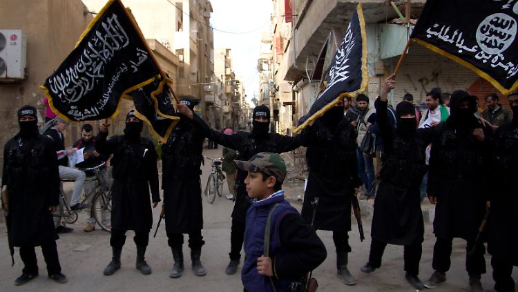 Die Stadt Deir ez-Zor liegt im Nordosten Syriens am Euphrat. Schon seit ungefähr einem Jahr haben hier islamistische Gruppen das Sagen.