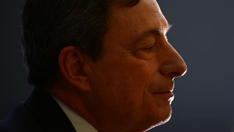 Erst rauf, dann runter: Draghi-Äußerungen schicken den Euro auf Berg- und Talfahrt.