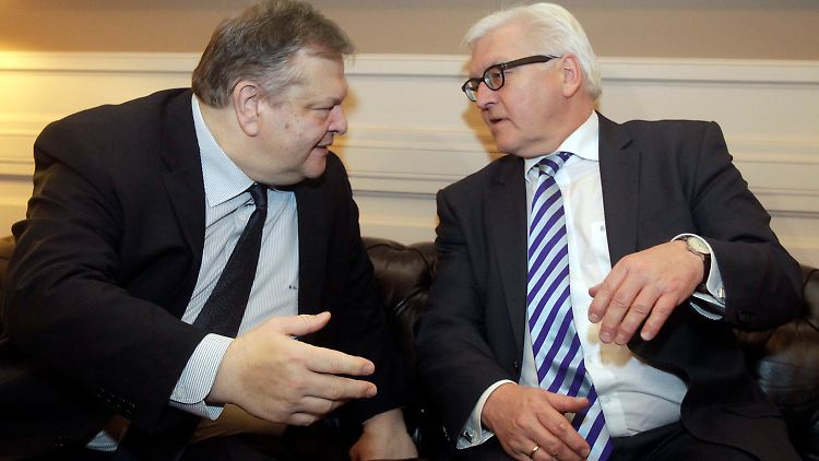 Venizelos und Steinmeier, der Sozialist und der Sozialdemokrat, verstehen sich gut.