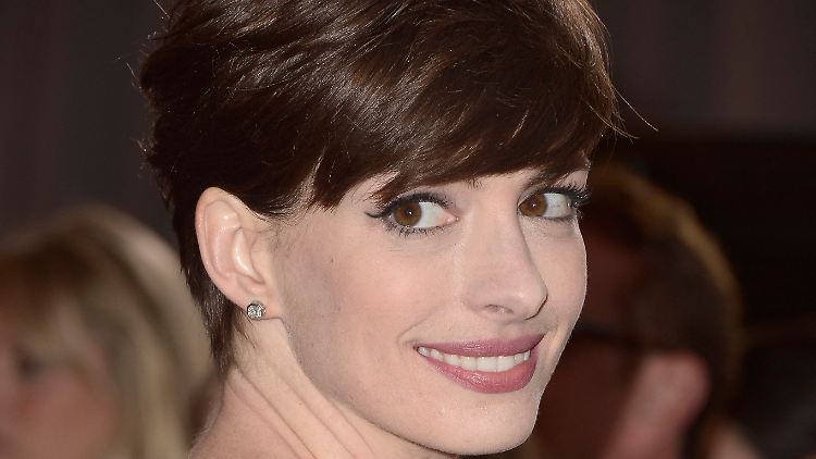 anne hathaway.jpg