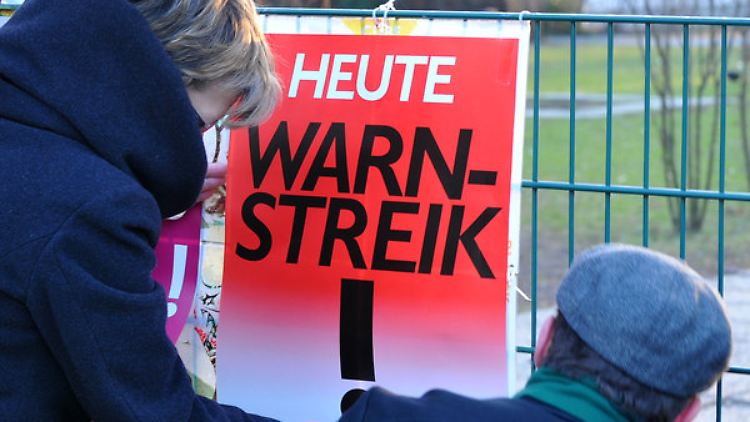 In etlichen Branchen stehen Tarifverhandlungen an - begleitet wohl auch von Streiks.