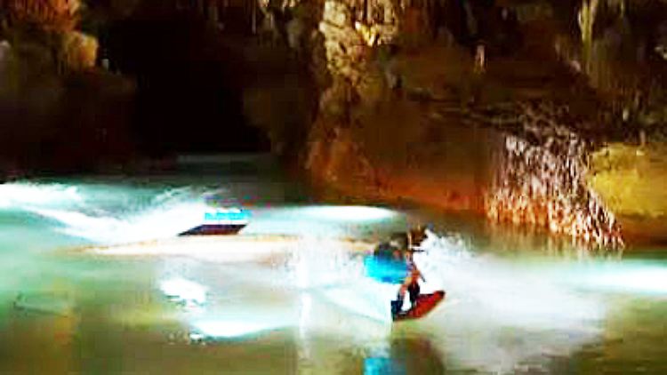 Wakeboarder Höhle3.JPG