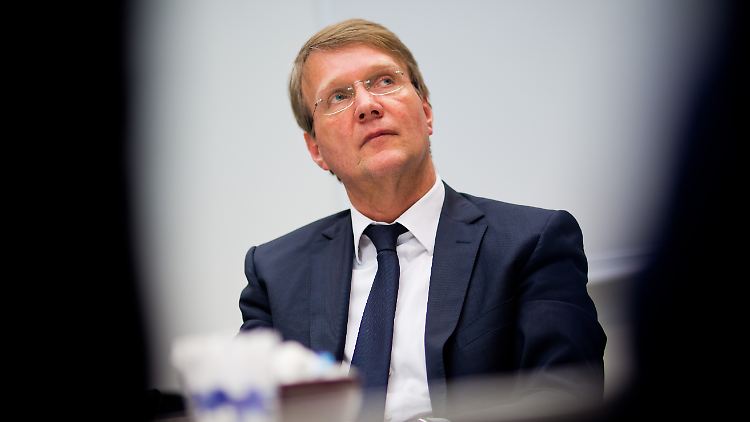 Auch in Bahnkreise setzt man mittlerweile auf mehr Zeit für den Wechsel Pofallas in den Vorstand.