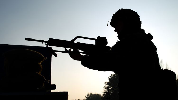 Beliebtes Gerät: Das Sturmgewehr G36 kommt auch in der Bundeswehr zum Einsatz. Das G36 wird seit 1997 produziert, wiegt 2,9 Kilogramm und kann bis zu 750 Schuss in der Minute abgeben.