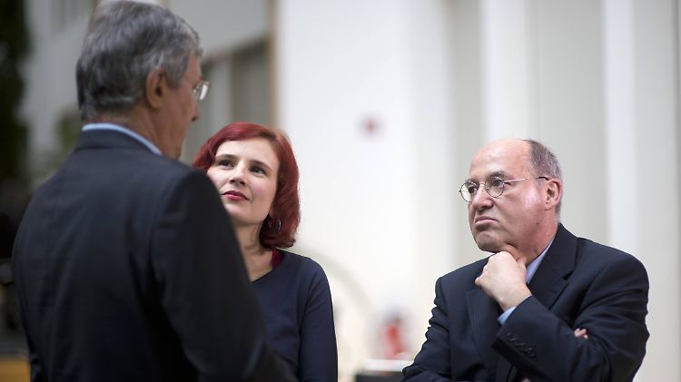 Klärungsbedarf bei Gregor Gysi und den Linken-Chefs Katja Kipping und Bernd Riexinger.
