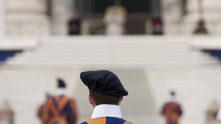 Schweizergardisten sollen bei homosexuellen Geistlichen beliebte Zielobjekte sein. 